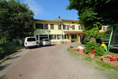 CASA SEMINDIPENDENTE A CAMPAGNOLA EMILIA