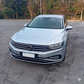 Volkswagen Passat Variant 2.0 DSG 150 CV BUSINESS