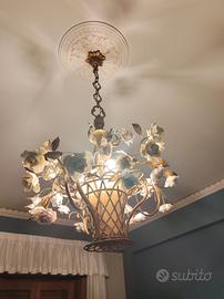  Lampadario in ferro battuto ceramica floreale