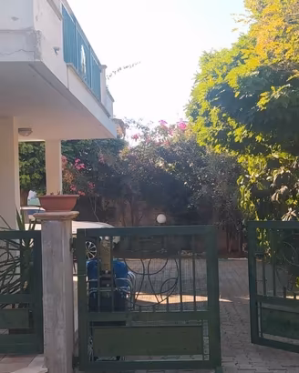 Casa con giardino