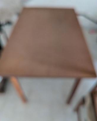 Tavolino Marrone di campagna + 6 sedie in vimini