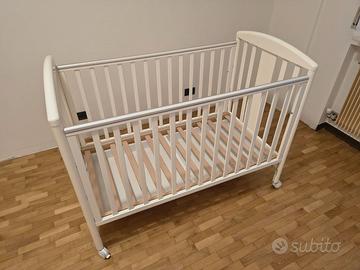 Lettino bambini con sponda regolabile