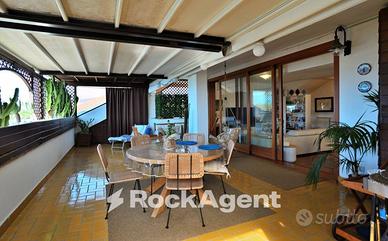 ATTICO RISTRUTTURATO CON BOX E POSTO AUTO