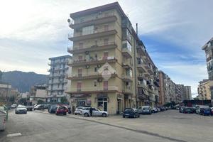 4 LOCALI A PALERMO