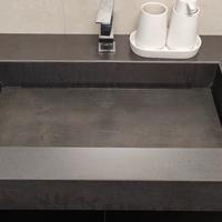 Lavabo in gres nero