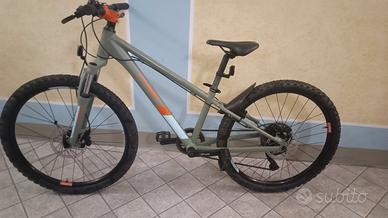 Bicicletta Cube Acid Race 24 anno 2022