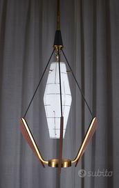 Lampadario italiano anni ’50 ottone, legno, vetro