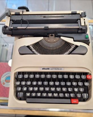 MACCHINA DA SCRIVERE OLIVETTI
