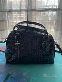 Borsa effetto coccodrillo viola