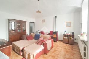 VILLA A SCHIERA A PIACENZA