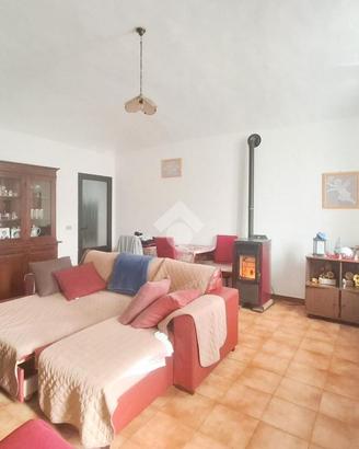 VILLA A SCHIERA A PIACENZA