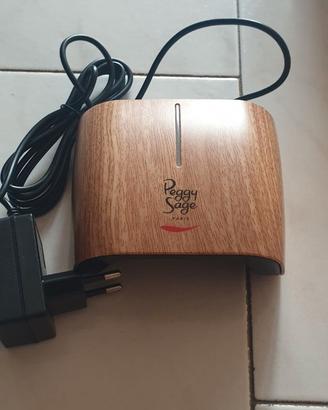 Lampada Led per unghie nuova con smalto top coat
