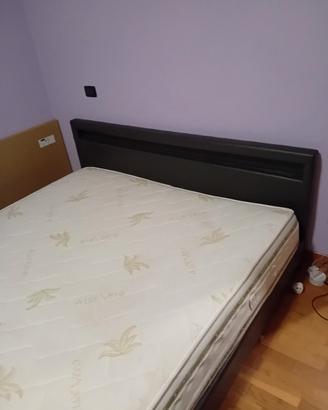 Letto matrimoniale 