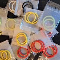 Orecchini in plastica