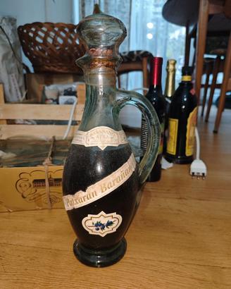 Liquore bottigli vintage di Patxaran Barañano