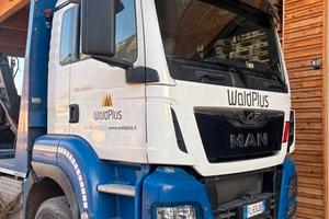 MAN TGS con Schwarzmüller 3assi