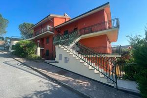 3 LOCALI A LAVAGNA