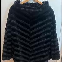PONCHO IN FINTA PELLICCIA MARCA POIS