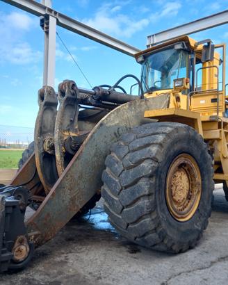 Pala Gommata Volvo L330C s/n 60387