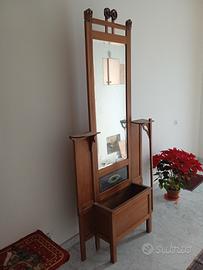  Antico mobile ingresso 