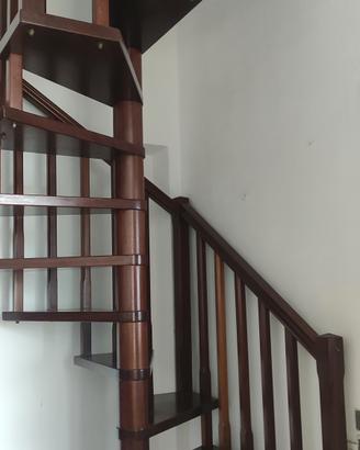 scala a chiocciola in legno 