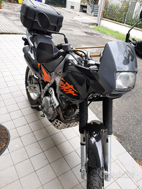 Honda Dominator 650