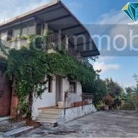 Casa indipendente con 20.000 mq di terreno