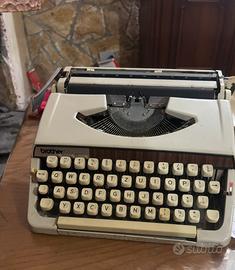 Macchina Da Scrivere BROTHER DELUXE 900