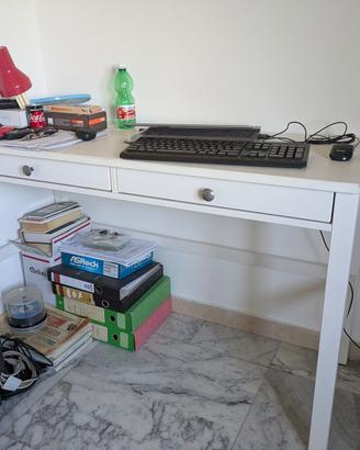 scrivania Hemnes Ikea