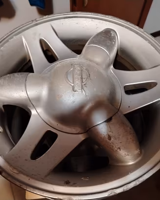 N. 05 cerchi in lega da 15" x nissan. 