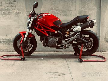 Ducati Monster 696