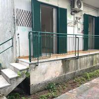 Via manzoni semindipendente con giardino