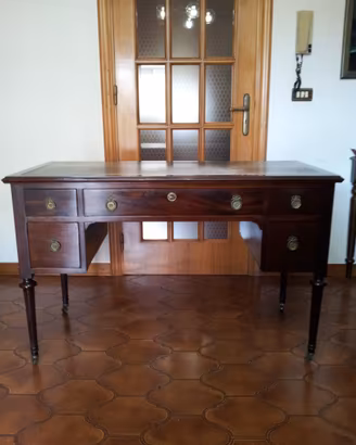 Scrivania in mogano