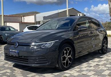 Volkswagen Golf 8 Life 2.0 TDI 116CV