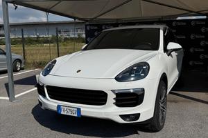 Porsche Cayenne 3.0 Diesel v6 - full optional!!!