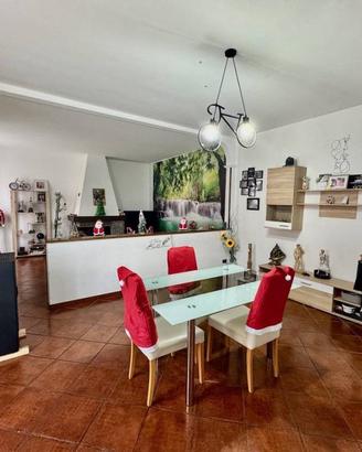 Villetta a schiera di 196 m² con più di 5 locali e