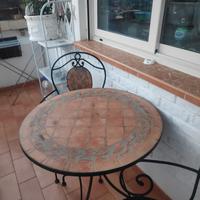 tavolo esterno e 2 sedie in ferro buono stato