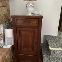 Mobiletto in arte povera