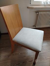 4 sedie in legno ed  alcantara