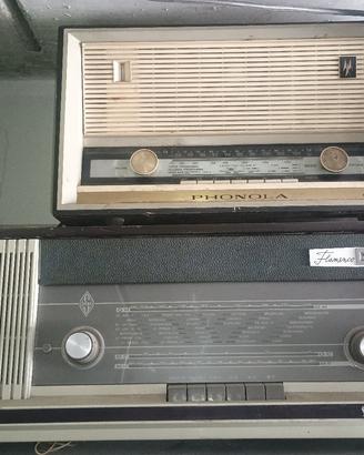 Due radio d'epoca 