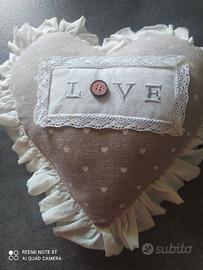 cuscino shabby chic a forma di cuore, come nuovo