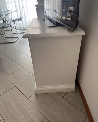 Mobile tv in legno bianco