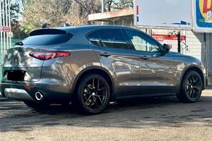 Alfa Romeo Stelvio 2.2 Td 190 CV AT8 Q4 Business