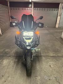 LEGGI BENE BMW  1250 TRIPLE BLACK