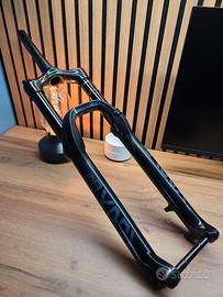 Forcella RockShox Yari RC DebonAir 170mm