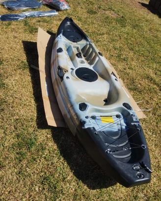 KAYAK Nuovo imballato con accessori 265 cm. 20 Kg.