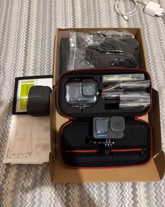 GoPro Hero 12 Adventure + SD 128GB Gold + Kit Acc.