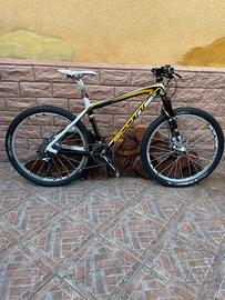 Mtb Scott Scale 26 full carbon