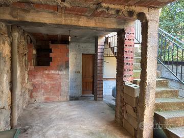 Arbus- Indipendente con cortile frontale