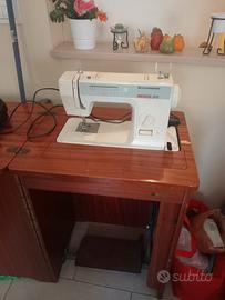 Macchina da cucire Necchi